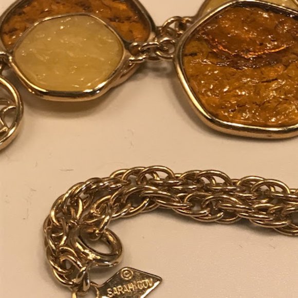 Vintage 1970s Sarah Coventry 'A Taste of Honey' Necklace  Gold tone Amber Honey - Picture 3 of 3